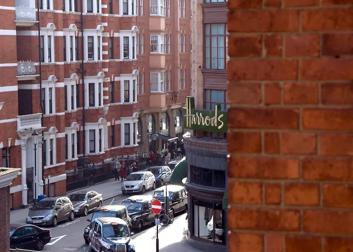Hotel with view: The Capital Hotel, Apartments & Townhouse - Small Luxury Hotels Of The World