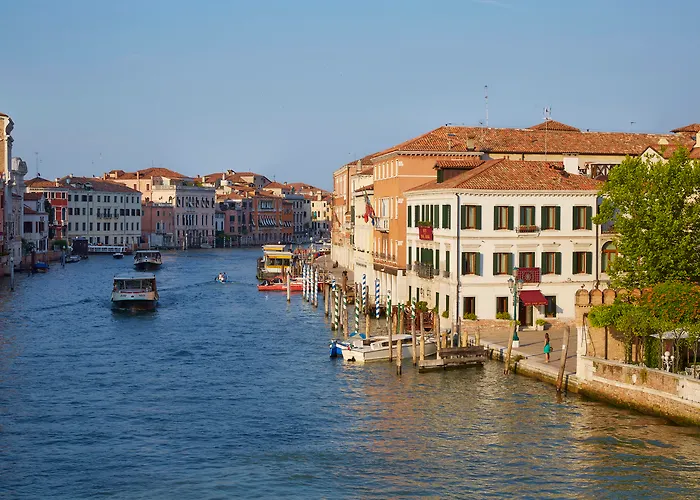 Casino hotel: Canal Grande