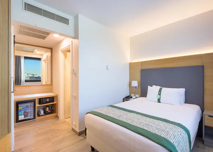 Romantic hotels Holiday Inn Naples By Ihg