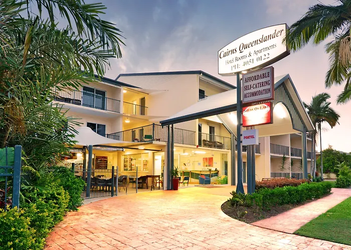Cairns Queenslander & Apartments