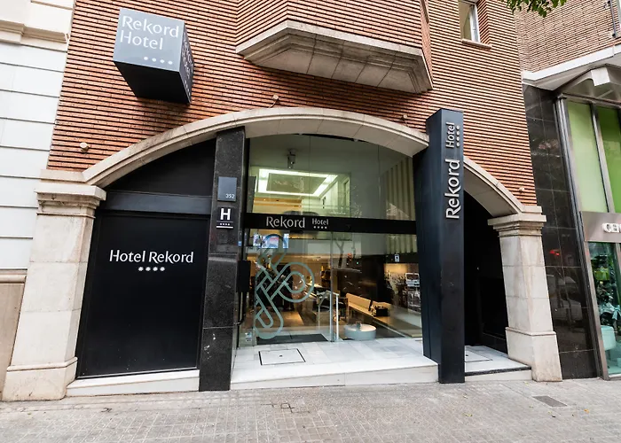 Hotel familiar: Atenea Rekord Suites Barcelona