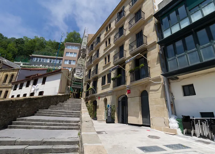 3 star hotels Sansebay