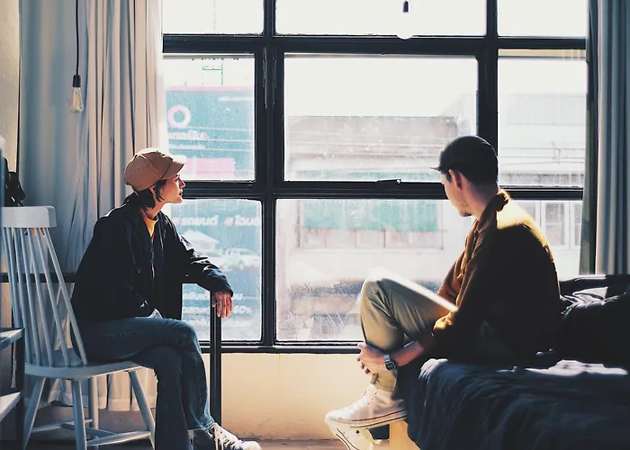 Hostel: Beige Poshtels + Netflix