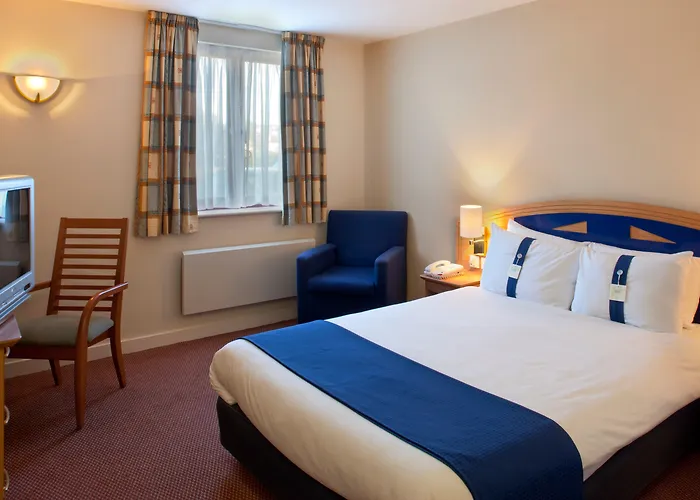 Hotel with Tennis: Holiday Inn Express Greenock, An Ihg Hotel