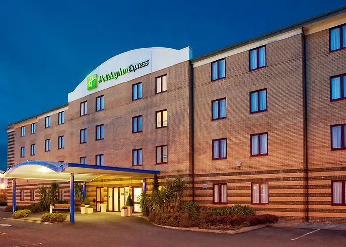 Hotel with Tennis: Holiday Inn Express Greenock, An Ihg Hotel
