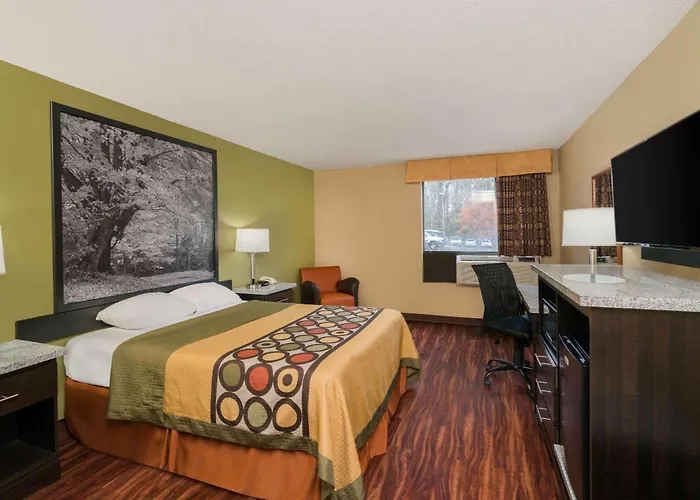 Super 8 By Wyndham Raleigh North East