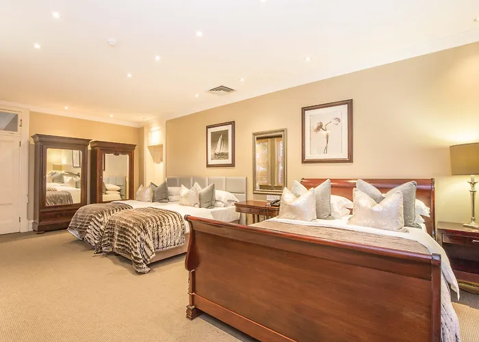 Quarters Hotel