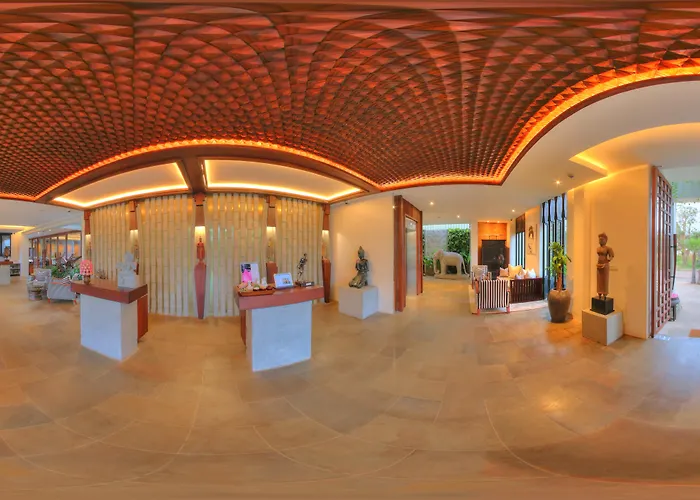 Hotel near College: Jaya House River Park Hotel