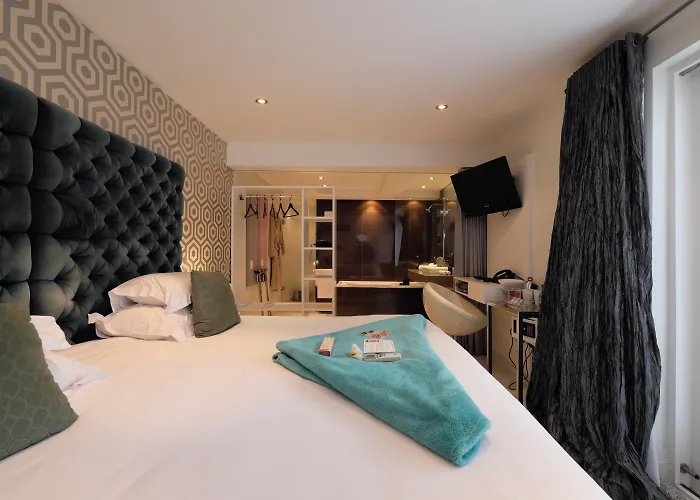 Resort: Zest Boutique Hotel By The Living Journey Collection