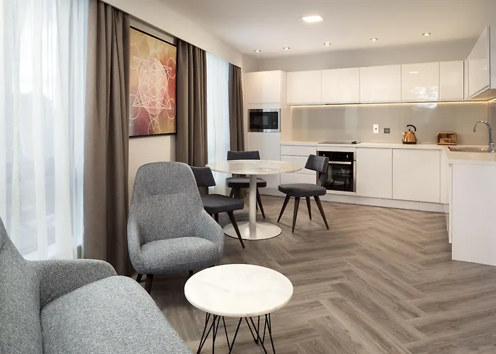 Pets Allowed Hotel Roomzzz London Stratford