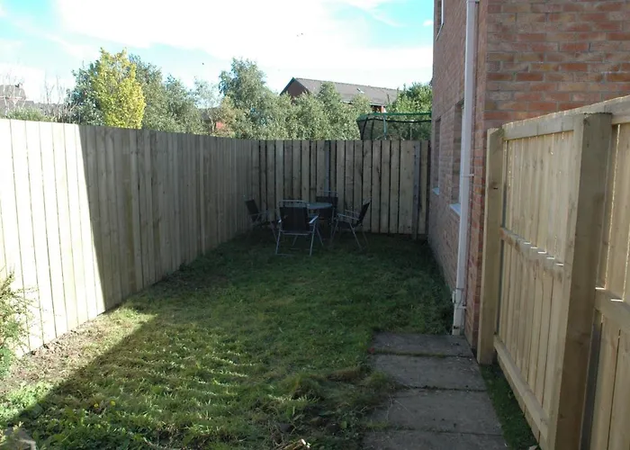 Nelson - Spacious City Property And Free Parking