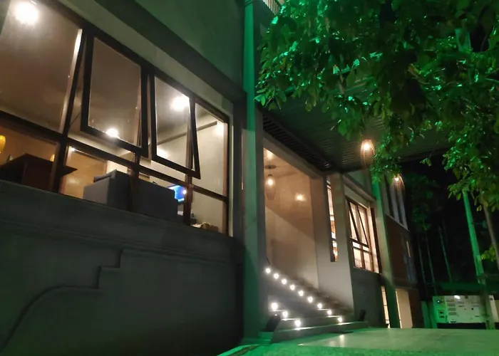 Hotel near College: Sooriya Wessagiri Resort