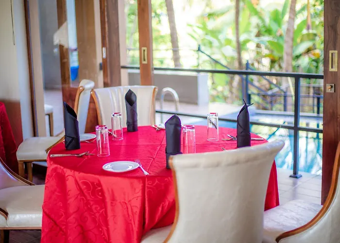 Hotel near College: Sooriya Wessagiri Resort