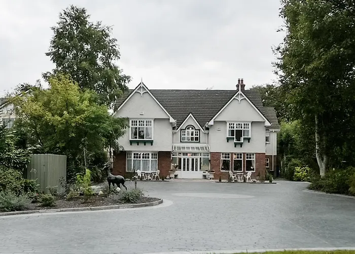 Central hotel: Herbert House ,V93 Rf64