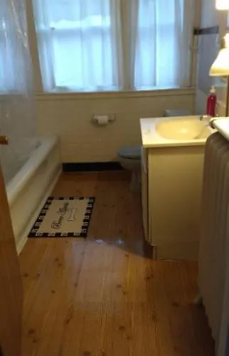 Non-Smokers Only Private Room 5 With Kitchen Best Price For 1 Long-Term Guest