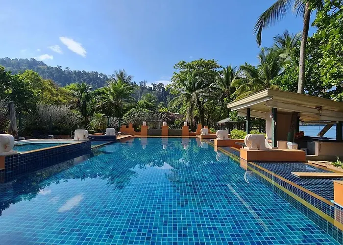 Baan Khaolak Beach