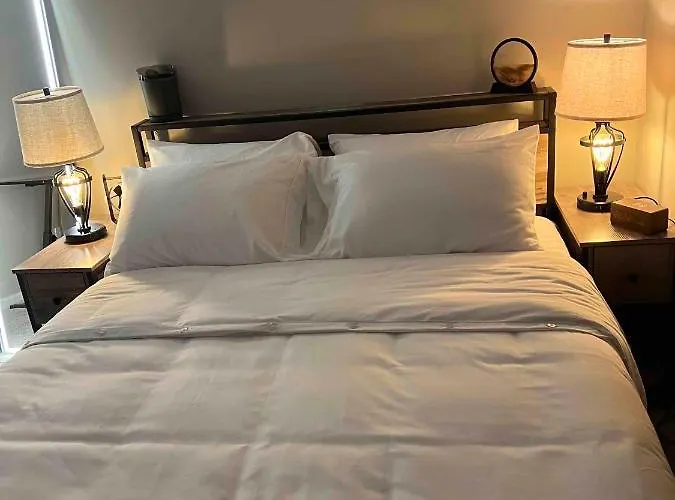 Hometel Premium Guest Suite W/ Private Entrance