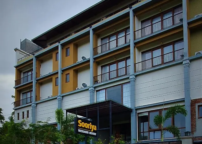 Hotel near College: Sooriya Wessagiri Resort