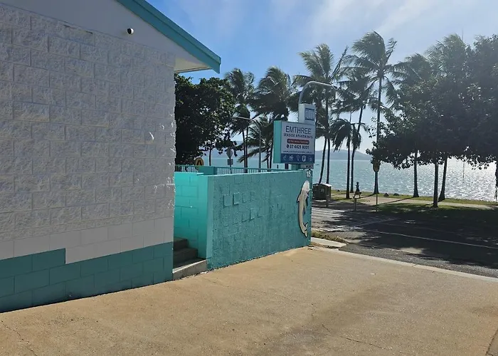 Emthree Seaside Apartments