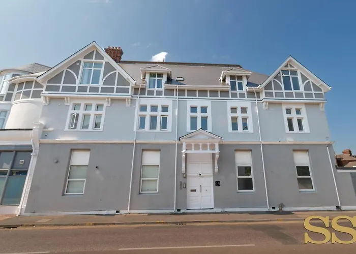 Hotel near College: Blue Lagoon: Beachside Retreat with O2 Academy Access