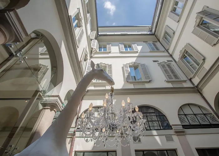 Сity center hotels Indigo Milan - Corso Monforte By Ihg