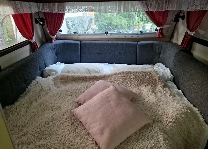Cozy Private Caravan On Our Lawn