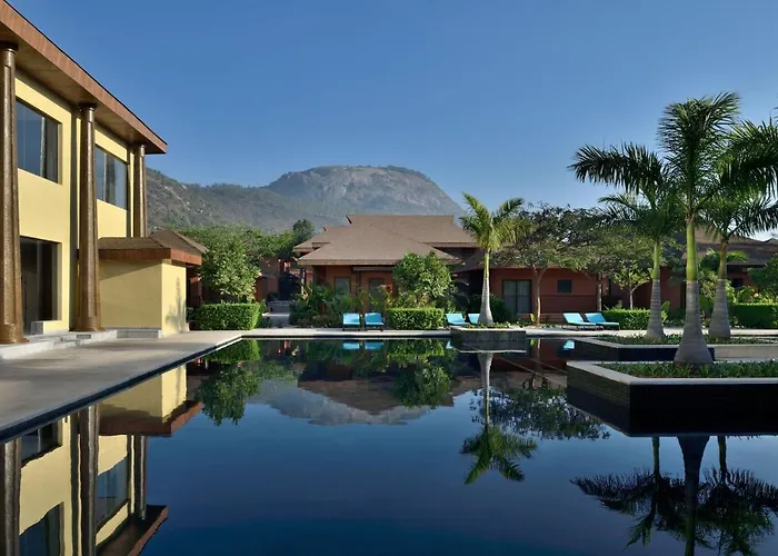 Hotel with pool: Mulberry Shades Bengaluru Nandi Hills, A Tribute Portfolio Resort