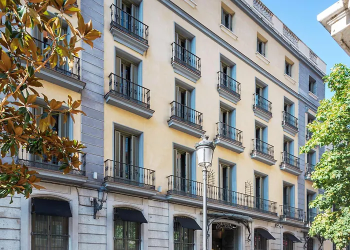 Сity center hotels Radisson Blu , Madrid Prado