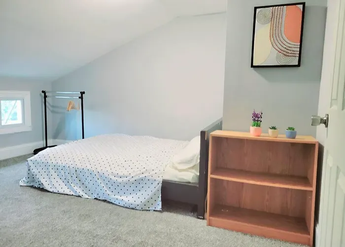 Budget Bed Room Near Downtown Inner Harbor W Free Parking