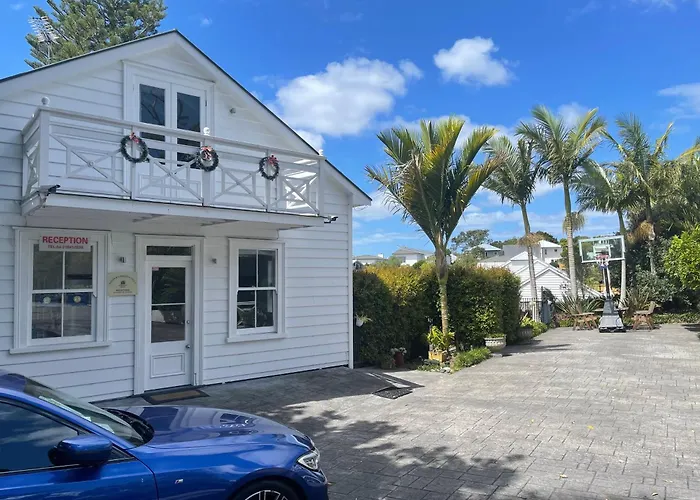 Western Springs Villa To Auckland Central Heritage Villa