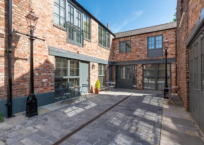 Lodge: The Lawrance Luxury Aparthotel - York