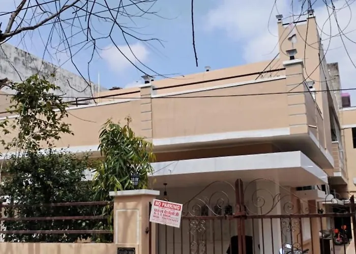 Bungalow rentals Janki Kunj Varanasi- 3 Room Home