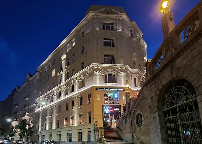 Mozart - Newly Renovated