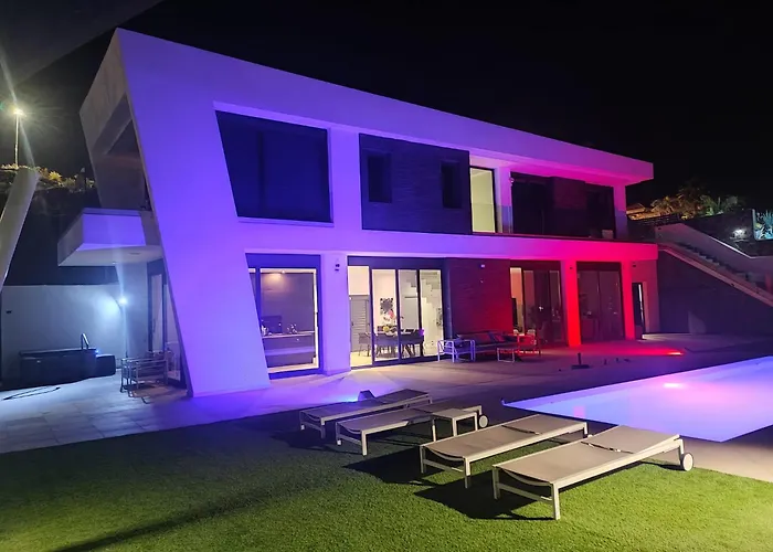 Blue Horizon Resort By Monte Leon