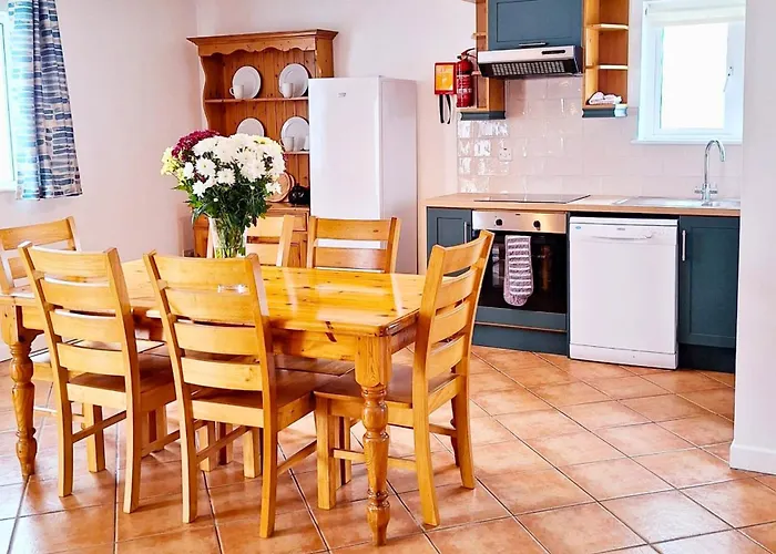 Vacation rental: Dingle Harbour Cottages 3 Bed - Sleeps 6 Type A By Trident Holiday Homes