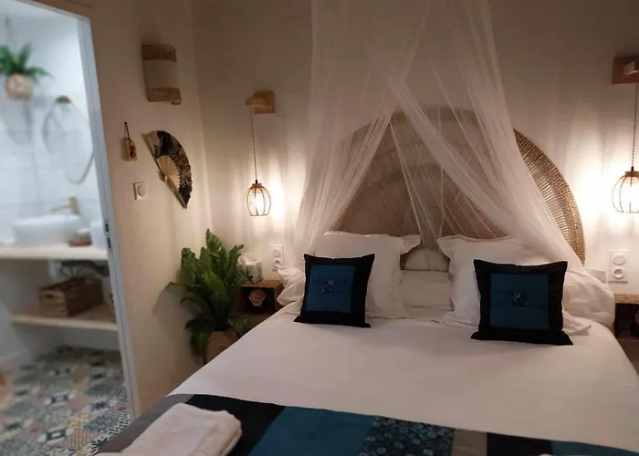 Chambres d'hôtes Chez Lyly et Juju Piscine&Sauna Parking Gratuit