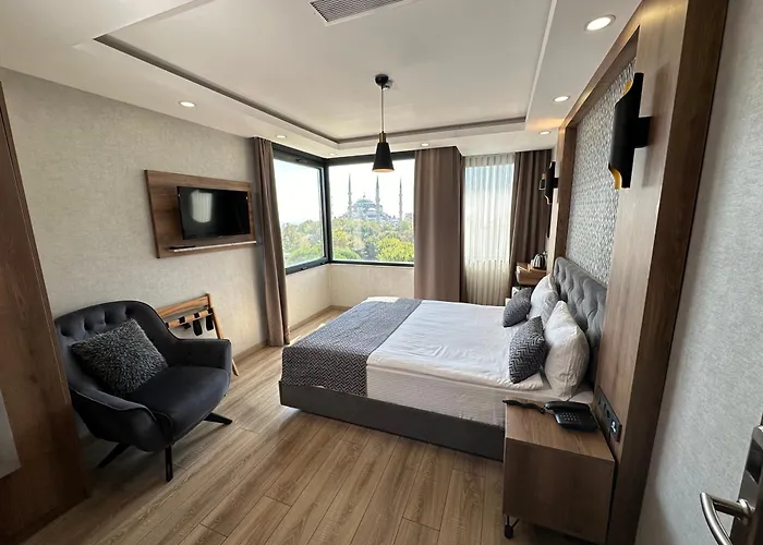 Family Hotel: World Heritage Center Hotel