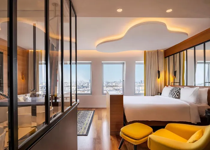  Renaissance Paris Republique &Spa