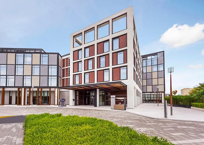 3 SterneHotel Hampton By Hilton Dubai Al Seef