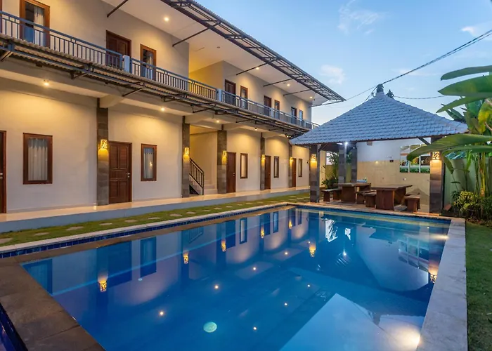 Hotel with pool: Cempaka Mas Guest House Canggu