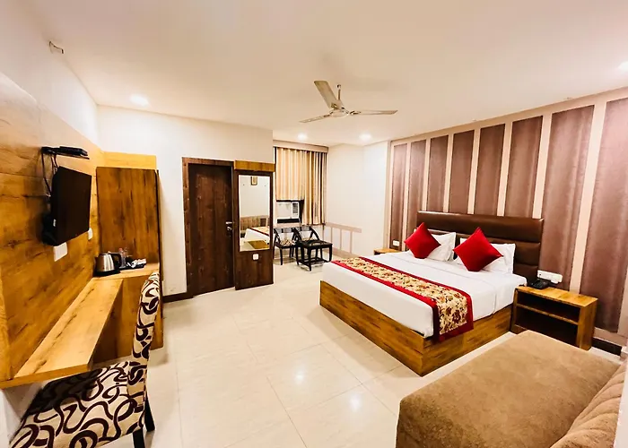 Central hotel: Ashoka Hotel Karol Bagh Delhi