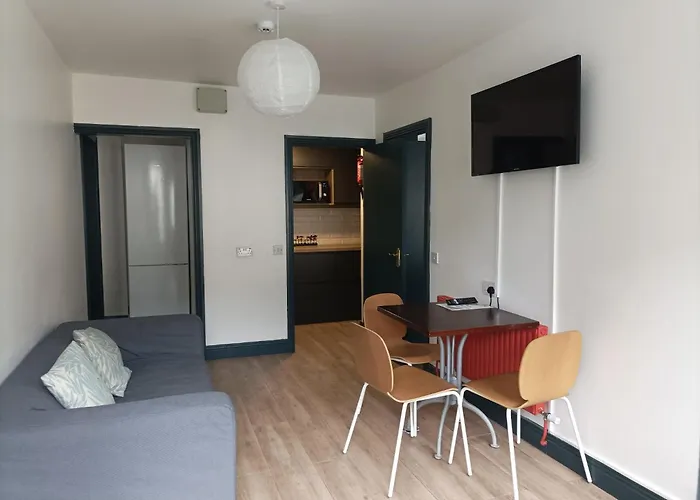 Tom Dick And Harriet'S Accommodation