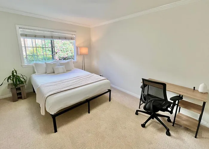 Rose Garden Home, Entire 4Bdr 2Bth House With Offices, Thousand Oaks