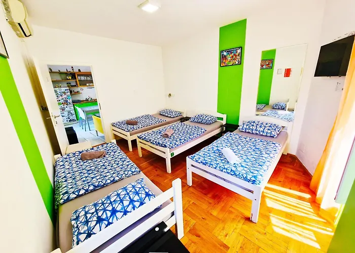 Croparadise Hostel