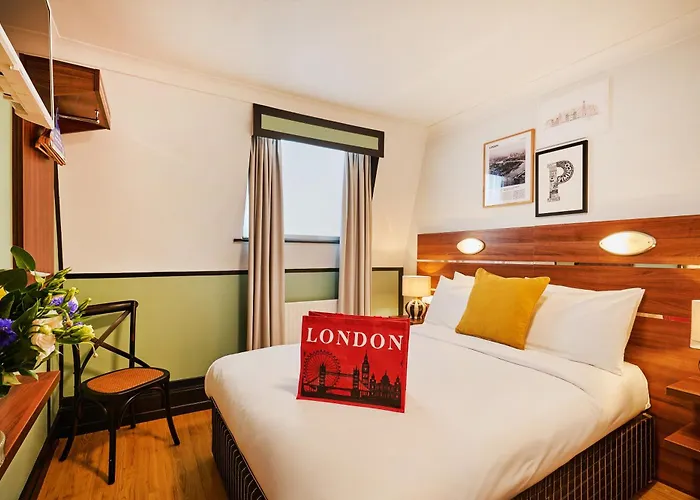 3 star hotel: Huttons Hotel, Victoria London