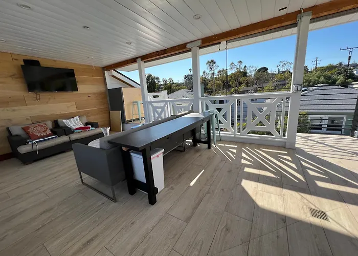 Modern Bright New Studio With Roof-Top Deck Walk To Santa Monica Beach, Freewifi, Parking