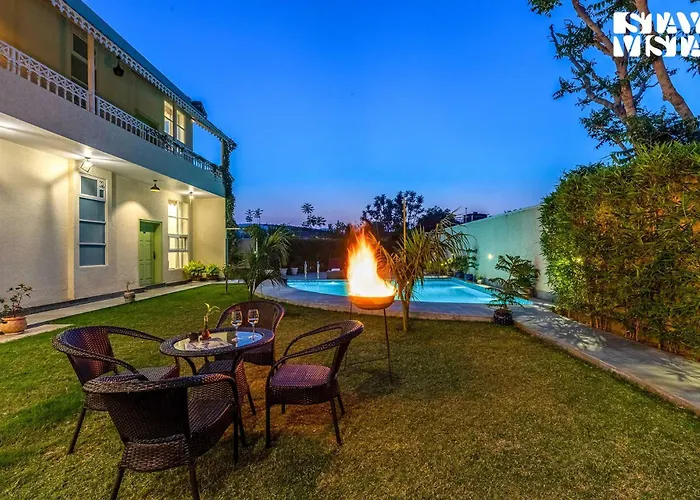 Pastel Courtyard With Pvt Pool & Garden At Jaipur By Stayvista