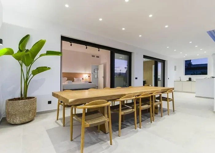 Villa Vega Luxury Living Premium Features Gym Jacuzzi