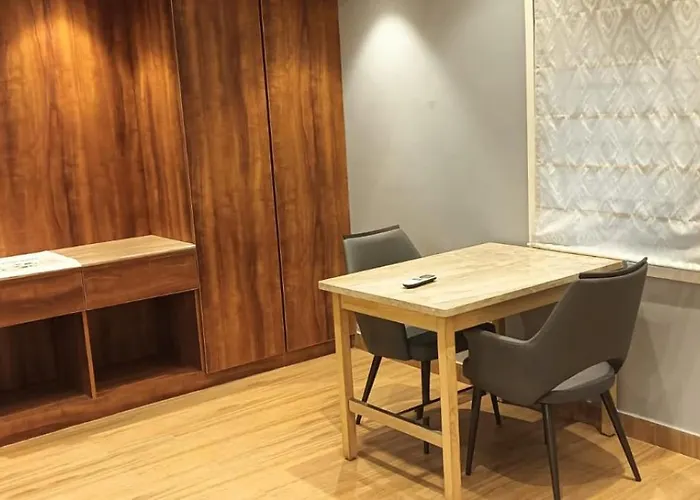 Hotel with view: Amc Comforts