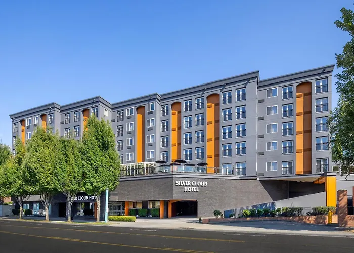 Silver Cloud - Lake Union